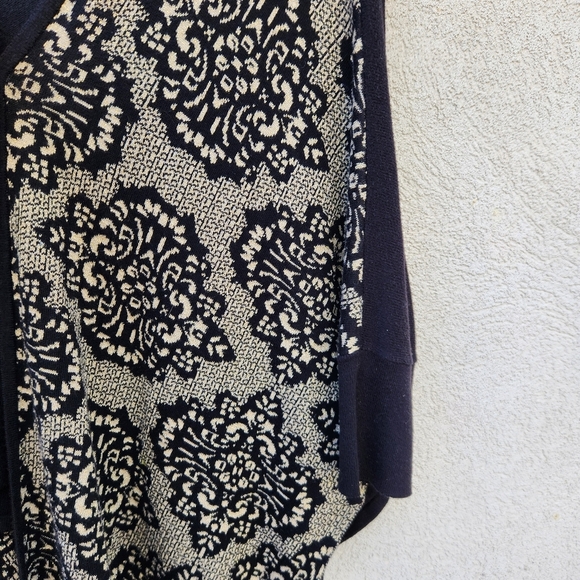 August Silk Cardigan Women's Large Black Floral Sweater Neutral Dark Romantic - Picture 10 of 11